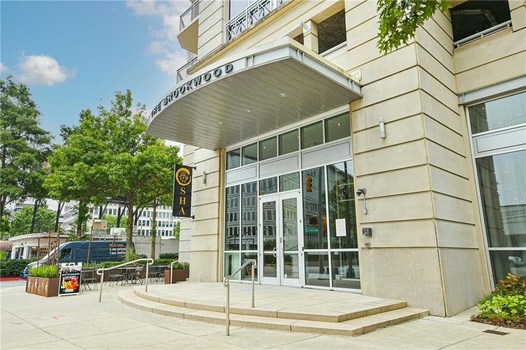 3 bedroom, 3 bathroom, 1,888 sq ft condominium for rent at 1820 Peachtree Street 1102, Atlanta, GA 30309 for $5,200 a month — photo 1 of 52