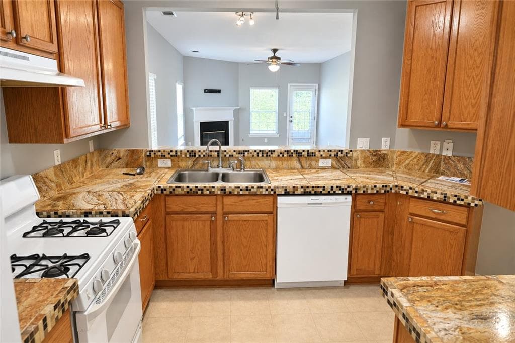 3 bedroom, 2 bathroom, 1,424 sq ft townhouse for rent at 1563 Rachels Ridge, Kennesaw, GA 30152 for $2,100 a month — photo 8