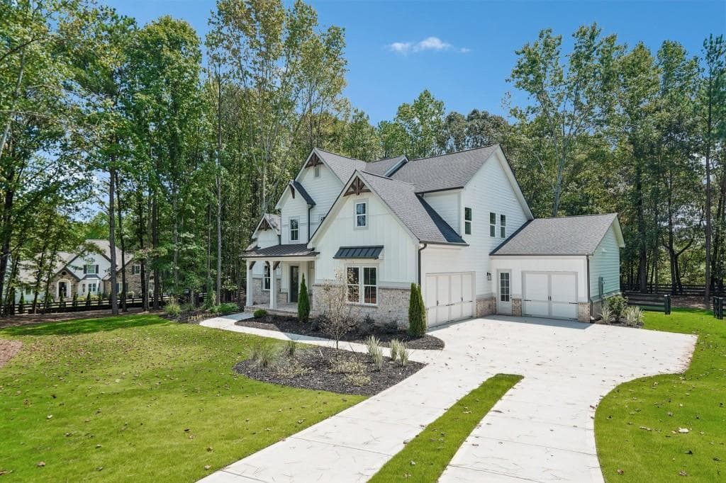 5 bedroom, 5 bathroom, 3,712 sq ft single family residence for sale at 2390 Glade Overlook, Cumming, GA 30041 — photo 2