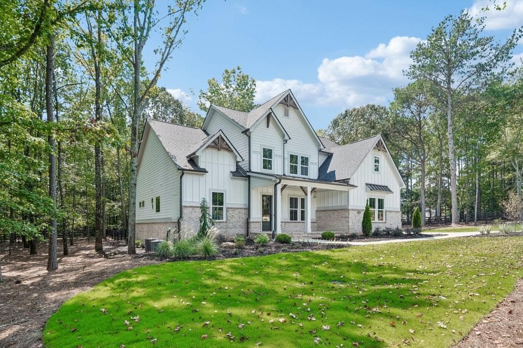 5 bedroom, 5 bathroom, 3,712 sq ft single family residence for sale at 2390 Glade Overlook, Cumming, GA 30041 — photo 3