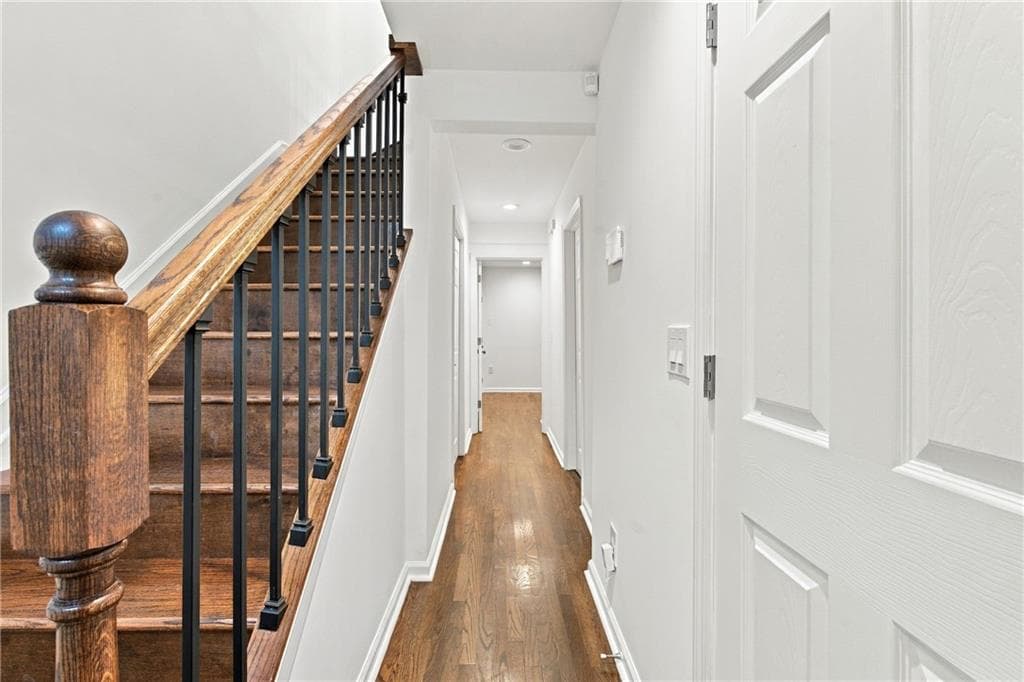 3 bedroom, 3 bathroom, 1,300 sq ft townhouse for rent at 653 Park Village Drive, Atlanta, GA 30306 for $3,650 a month — photo 3