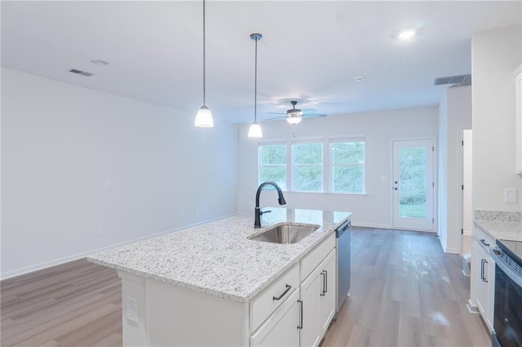 3 bedroom, 3 bathroom, 1,713 sq ft townhouse for rent at 411 Summit View Lane 5, Jasper, GA 30143 for $1,995 a month — photo 4