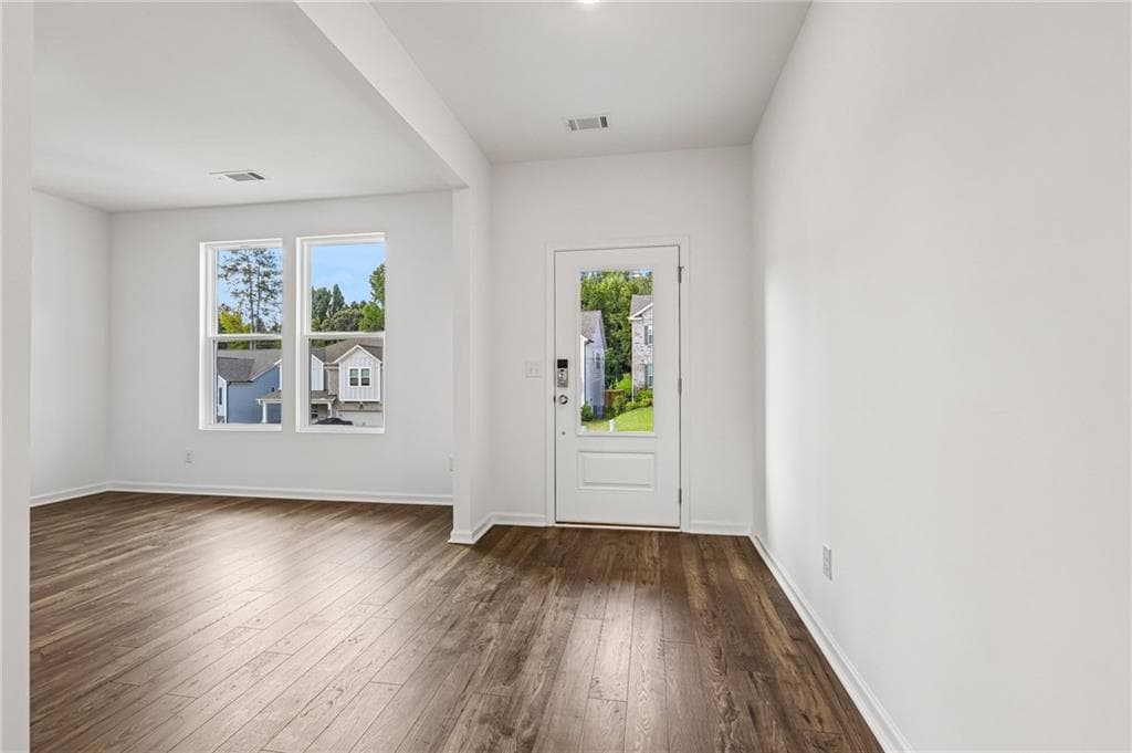 4 bedroom, 3 bathroom, 2,498 sq ft single family residence for sale at 3963 Alderstone Drive, Flowery Branch, GA 30542 — photo 6