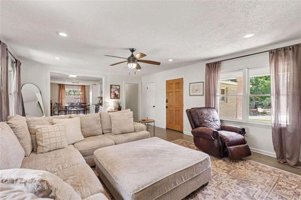 3 bedroom, 2 bathroom, 1,577 sq ft single family residence for sale at 622 S Georgia Avenue, Bremen, GA 30110 — photo 6