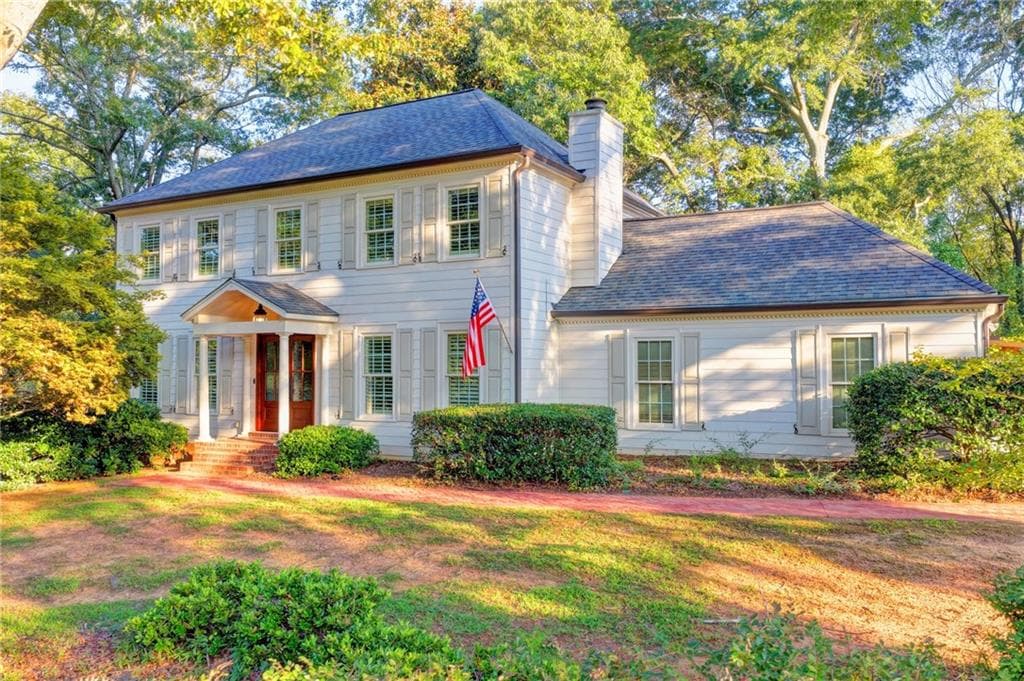 4 bedroom, 3 bathroom, 2,024 sq ft single family residence under contract at 3852 Ivey Lane, Lilburn, GA 30047 — photo 3