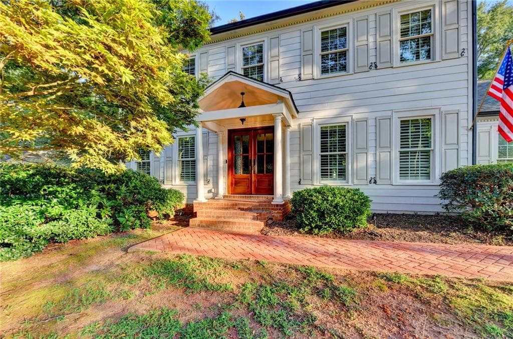4 bedroom, 3 bathroom, 2,024 sq ft single family residence under contract at 3852 Ivey Lane, Lilburn, GA 30047 — photo 5