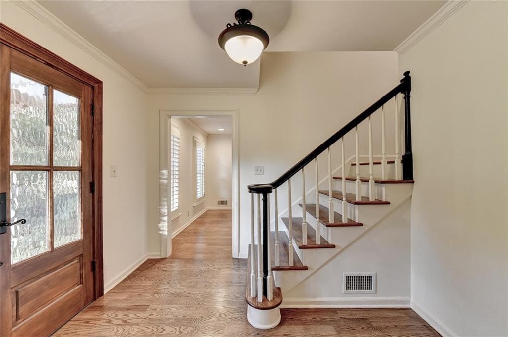 4 bedroom, 3 bathroom, 2,024 sq ft single family residence under contract at 3852 Ivey Lane, Lilburn, GA 30047 — photo 6