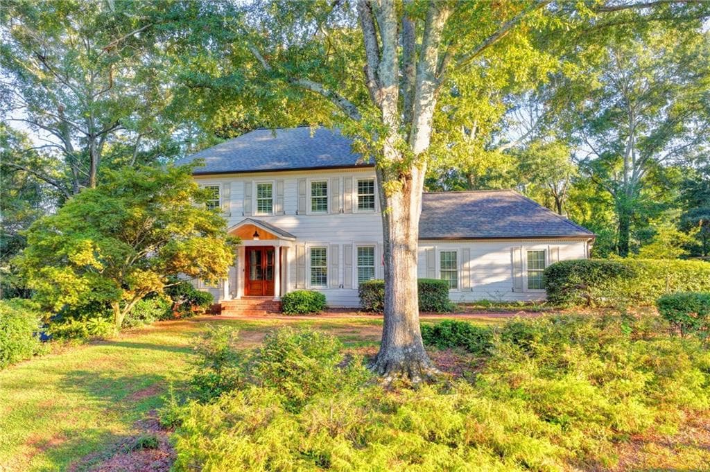 4 bedroom, 3 bathroom, 2,024 sq ft single family residence under contract at 3852 Ivey Lane, Lilburn, GA 30047 — photo 4