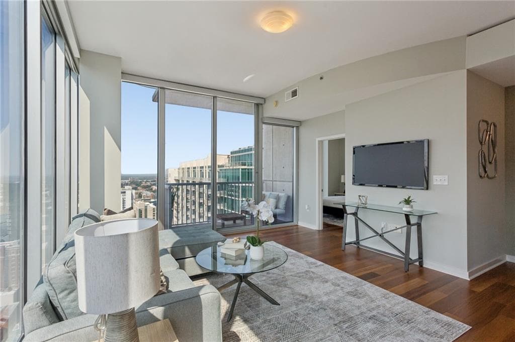 2 bedroom, 2 bathroom, 1,148 sq ft condominium for sale at 855 Peachtree Street 2803, Atlanta, GA 30308 — photo 4