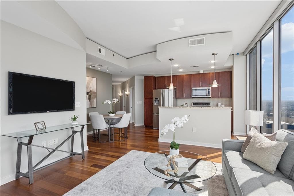 2 bedroom, 2 bathroom, 1,148 sq ft condominium for sale at 855 Peachtree Street 2803, Atlanta, GA 30308 — photo 5