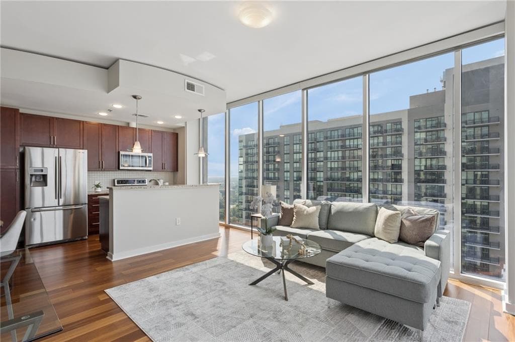 2 bedroom, 2 bathroom, 1,148 sq ft condominium for sale at 855 Peachtree Street 2803, Atlanta, GA 30308 — photo 6