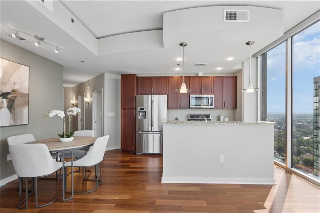 2 bedroom, 2 bathroom, 1,148 sq ft condominium for sale at 855 Peachtree Street 2803, Atlanta, GA 30308 — photo 7