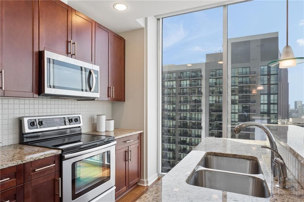 2 bedroom, 2 bathroom, 1,148 sq ft condominium for sale at 855 Peachtree Street 2803, Atlanta, GA 30308 — photo 9