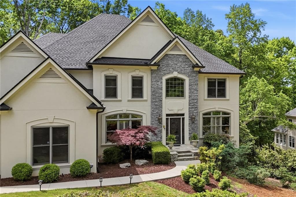 7 bedroom, 4 bathroom, 6,010 sq ft single family residence for sale at 630 Danas Ridge Drive, Roswell, GA 30075 — photo 8