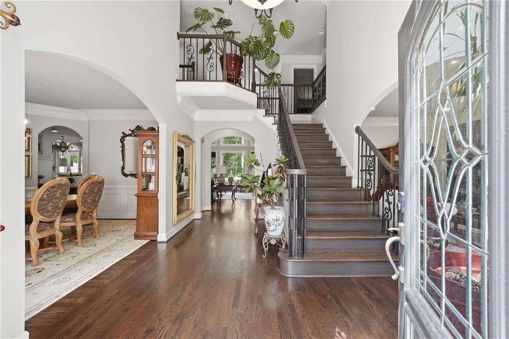 7 bedroom, 4 bathroom, 6,010 sq ft single family residence for sale at 630 Danas Ridge Drive, Roswell, GA 30075 — photo 10