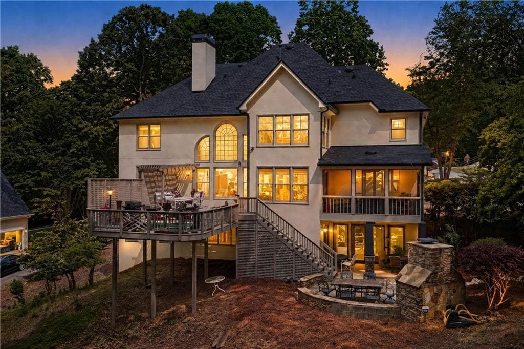 7 bedroom, 4 bathroom, 6,010 sq ft single family residence for sale at 630 Danas Ridge Drive, Roswell, GA 30075 — photo 5