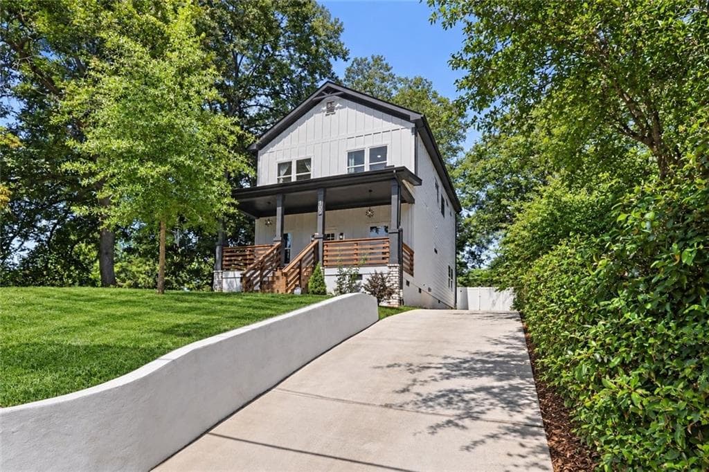 4 bedroom, 3 bathroom, 1,850 sq ft single family residence for sale at 109 Moury Avenue, Atlanta, GA 30315 — photo 4