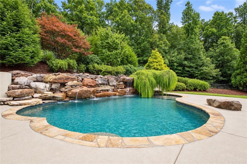 4 bedroom, 6 bathroom, 6,190 sq ft single family residence for sale at 5266 Hopewell Church Road, Gainesville, GA 30506 — photo 3
