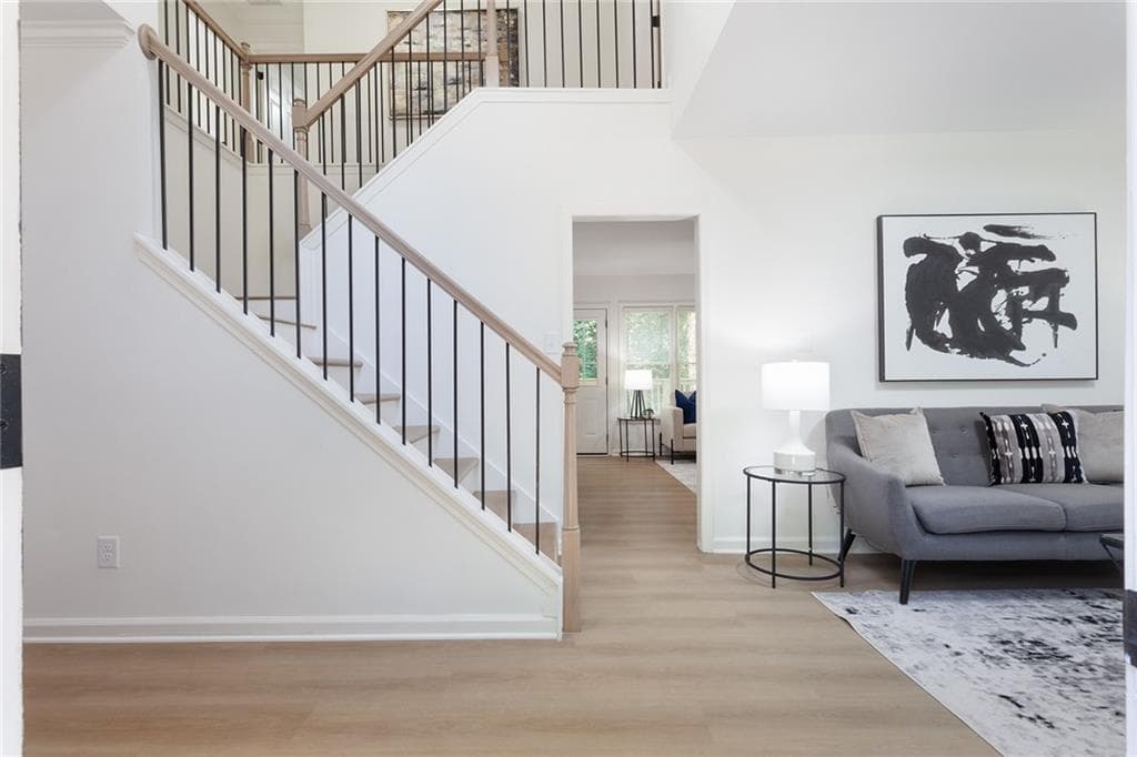 4 bedroom, 3 bathroom, 2,304 sq ft single family residence for sale at 655 Springharbor Drive, Woodstock, GA 30188 — photo 3