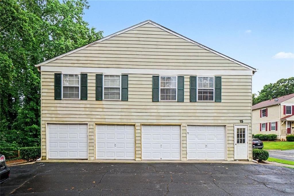 2 bedroom, 1 bathroom, 882 sq ft condominium for sale at 1345 Old Coach Road 15, Marietta, GA 30008 — photo 8