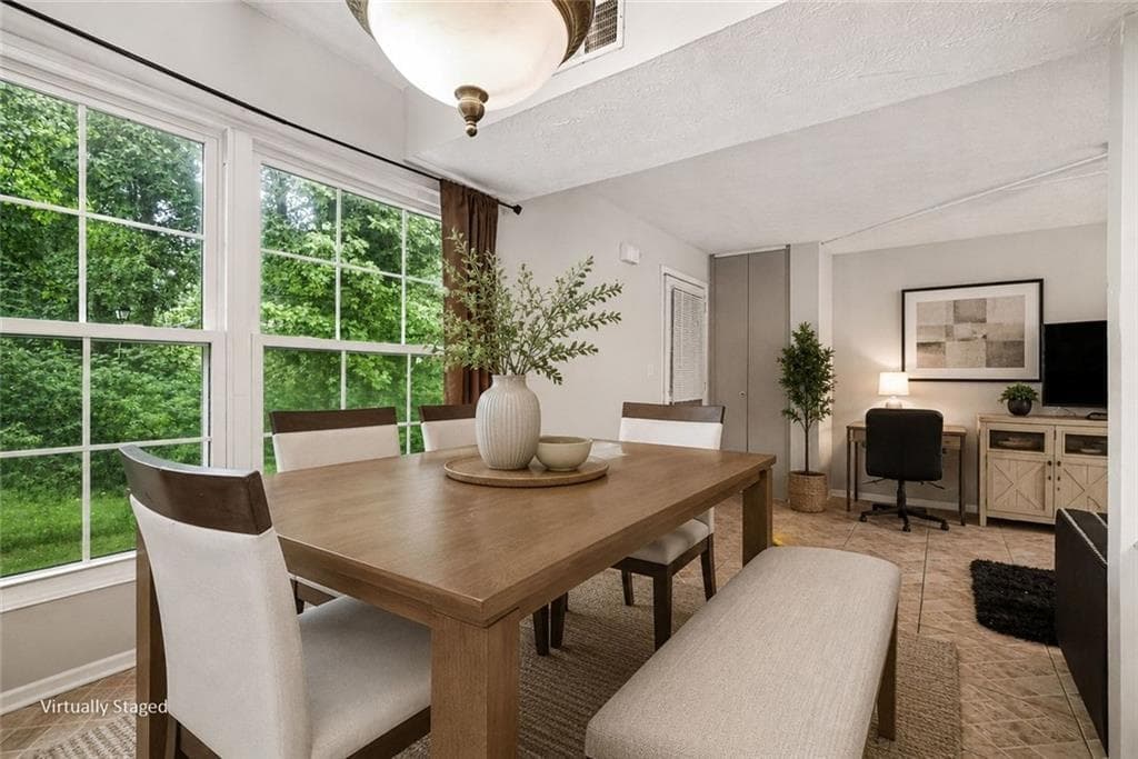 2 bedroom, 1 bathroom, 882 sq ft condominium for sale at 1345 Old Coach Road 15, Marietta, GA 30008 — photo 10