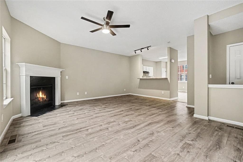 3 bedroom, 4 bathroom, 1,885 sq ft townhouse for sale at 402 Heritage Park Trace 21, Kennesaw, GA 30144 — photo 4