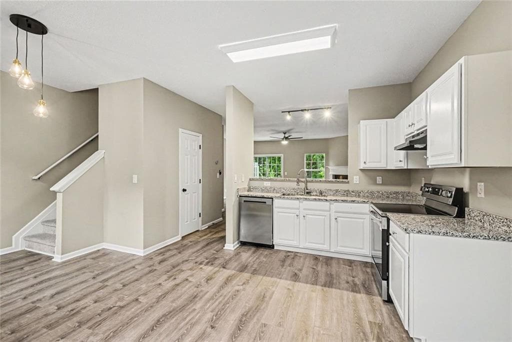 3 bedroom, 4 bathroom, 1,885 sq ft townhouse for sale at 402 Heritage Park Trace 21, Kennesaw, GA 30144 — photo 7
