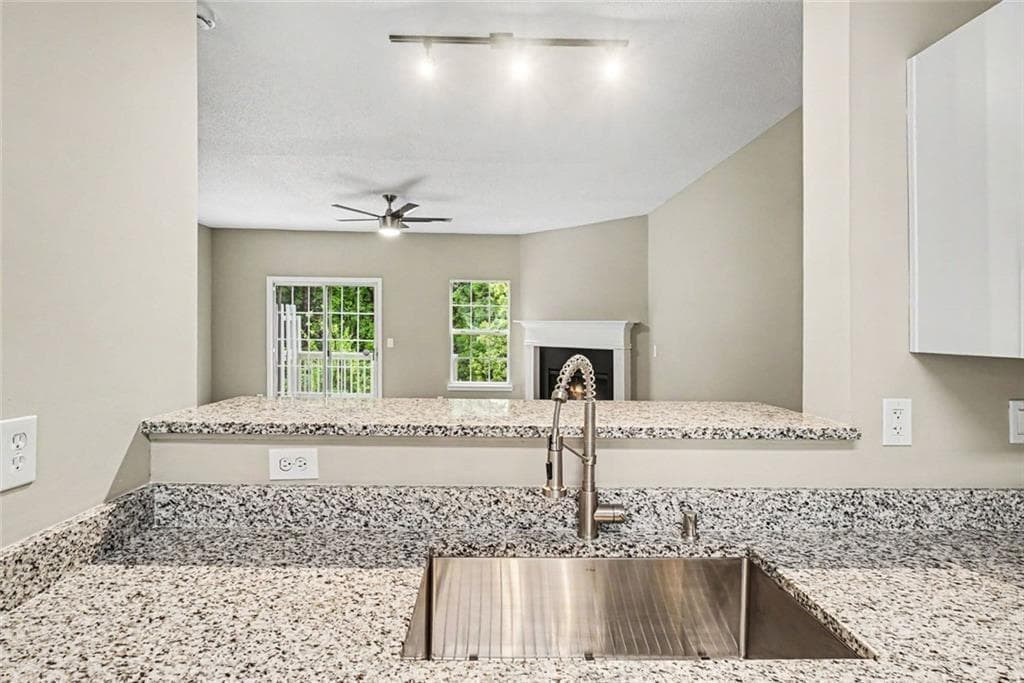 3 bedroom, 4 bathroom, 1,885 sq ft townhouse for sale at 402 Heritage Park Trace 21, Kennesaw, GA 30144 — photo 9