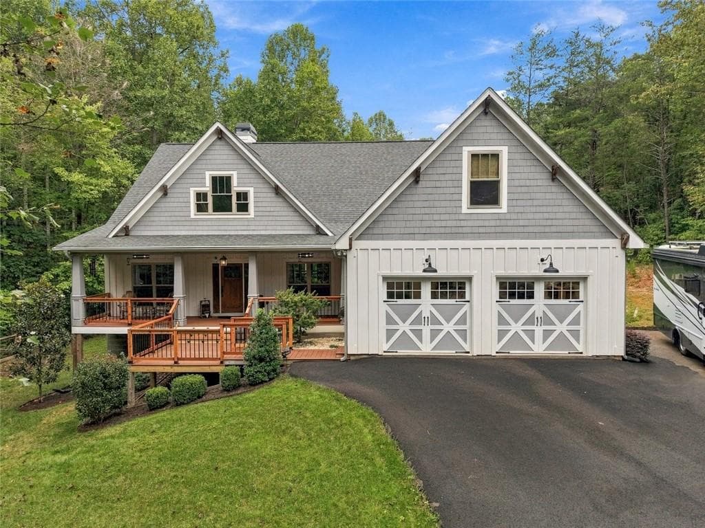 4 bedroom, 3 bathroom, 2,576 sq ft single family residence under contract at 131 Joe Chester Road, Dawsonville, GA 30534 — photo 2