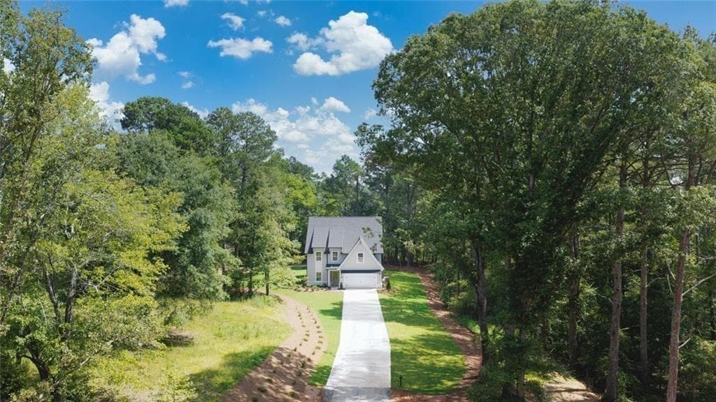 5 bedroom, 5 bathroom, 3,145 sq ft single family residence for sale at 8110 Lennox Lane, Cumming, GA 30028 — photo 4