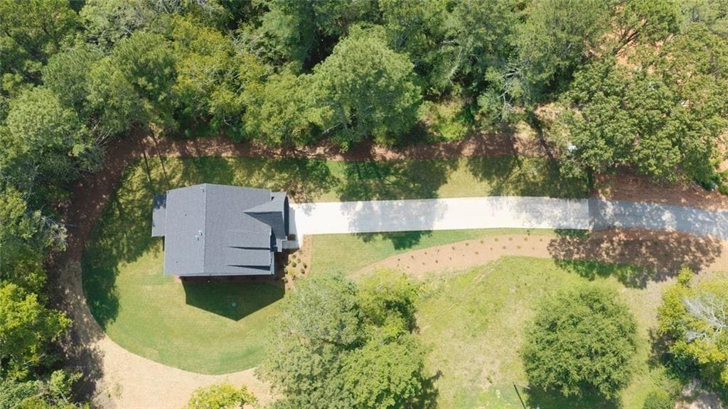 5 bedroom, 5 bathroom, 3,145 sq ft single family residence for sale at 8110 Lennox Lane, Cumming, GA 30028 — photo 5