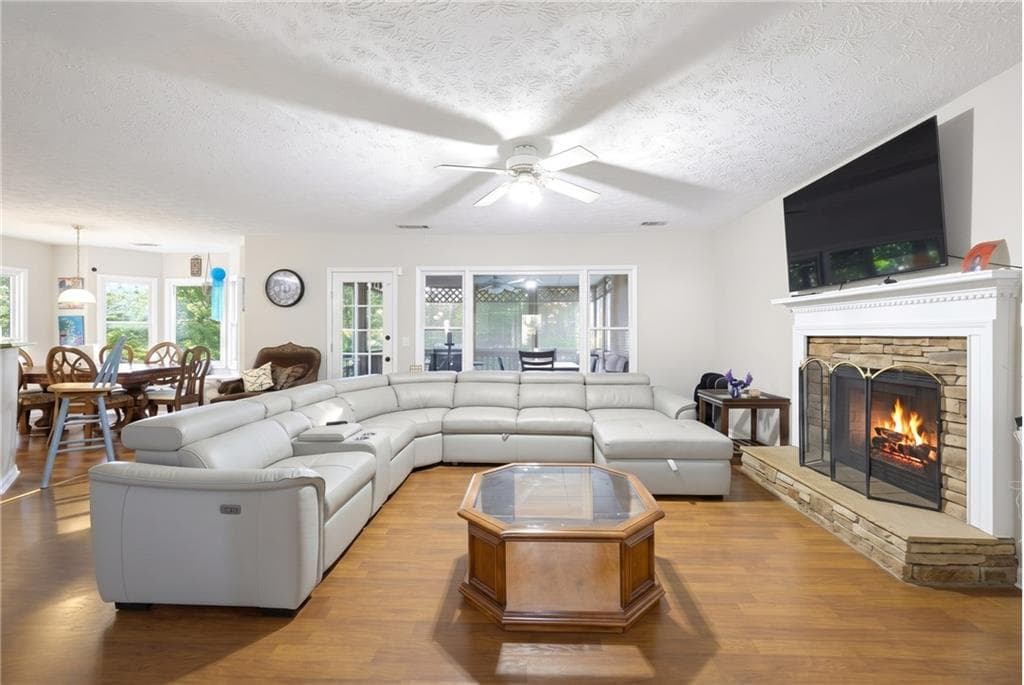 7 bedroom, 4 bathroom, 3,772 sq ft single family residence for sale at 1920 Westover Lane, Kennesaw, GA 30152 — photo 7