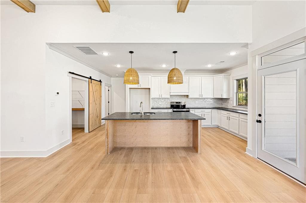 4 bedroom, 3 bathroom, 2,950 sq ft single family residence for sale at 33 Hometown Court, Jefferson, GA 30549 — photo 8