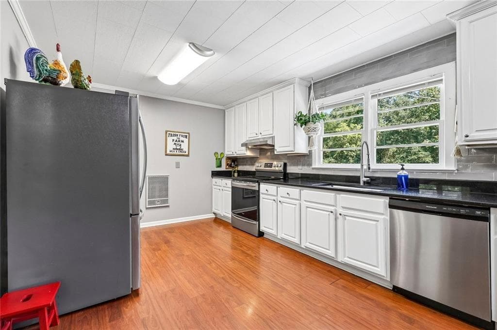 3 bedroom, 2 bathroom, 1,950 sq ft single family residence for sale at 3011 Lawton Lane, Athens, GA 30601 — photo 9