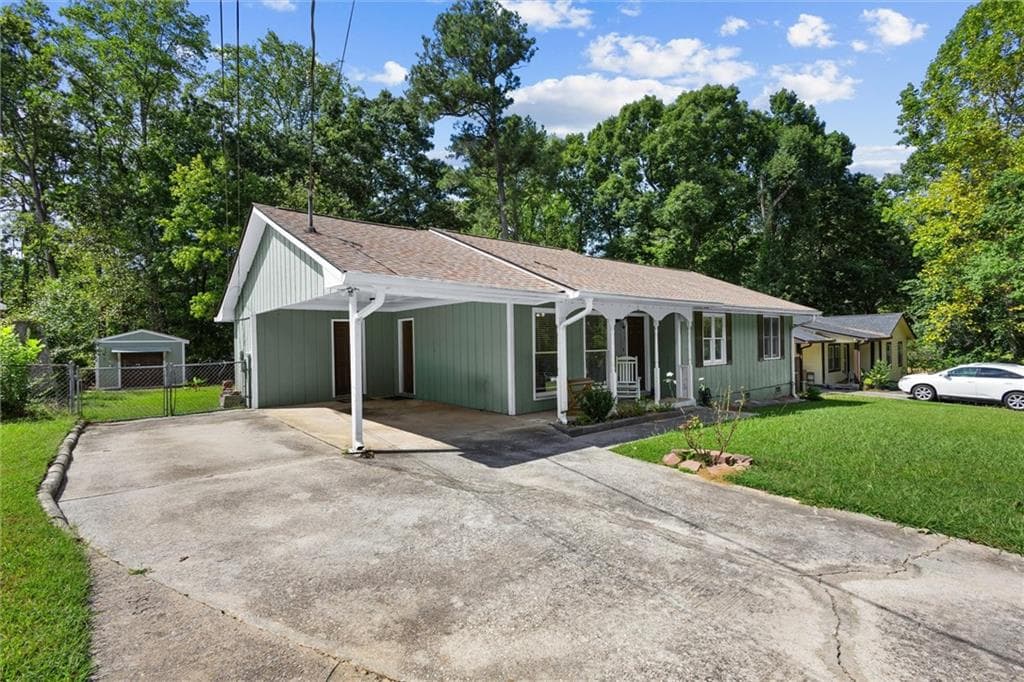 3 bedroom, 2 bathroom, 1,048 sq ft single family residence for sale at 413 Hemlock, Lawrenceville, GA 30046 — photo 6