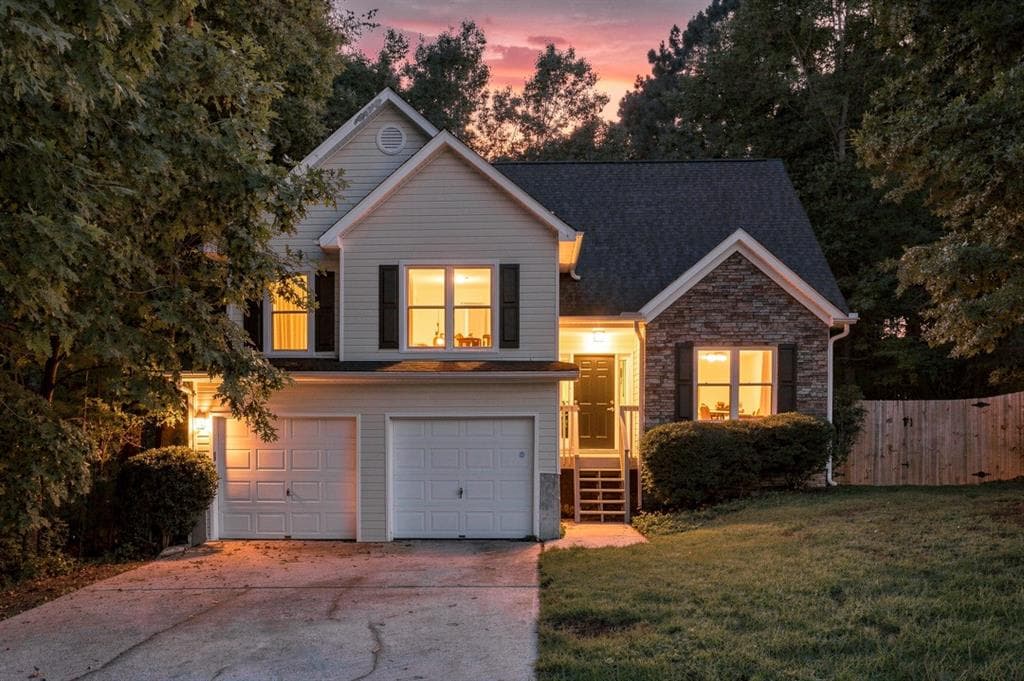 3 bedroom, 3 bathroom, 1,760 sq ft single family residence for sale at 2140 Amberly Glen Way, Dacula, GA 30019 — photo 2
