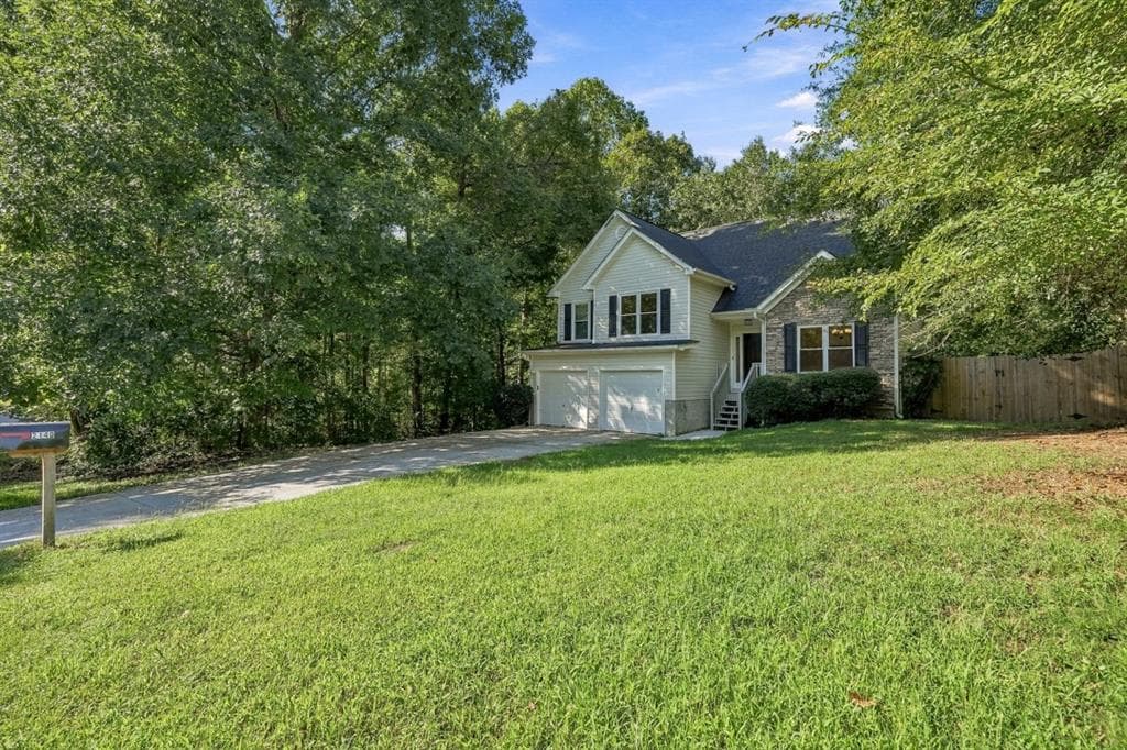 3 bedroom, 3 bathroom, 1,760 sq ft single family residence for sale at 2140 Amberly Glen Way, Dacula, GA 30019 — photo 3