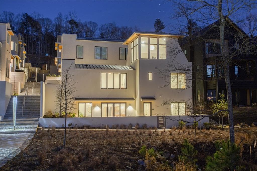 3 bedroom, 3 bathroom, 1,750 sq ft townhouse for sale at 1188 Mado Loop, Chattahoochee Hills, GA 30268 — photo 1 of 34