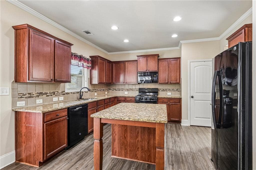 4 bedroom, 3 bathroom, 2,816 sq ft single family residence for sale at 202 Inverness Avenue, Newnan, GA 30263 — photo 10