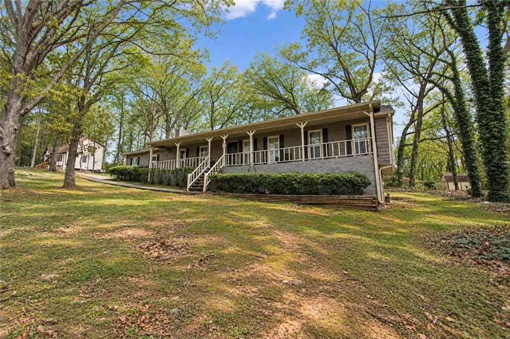3 bedroom, 2 bathroom, 1,476 sq ft single family residence for sale at 4085 Bent Oak Court, Douglasville, GA 30135 — photo 2