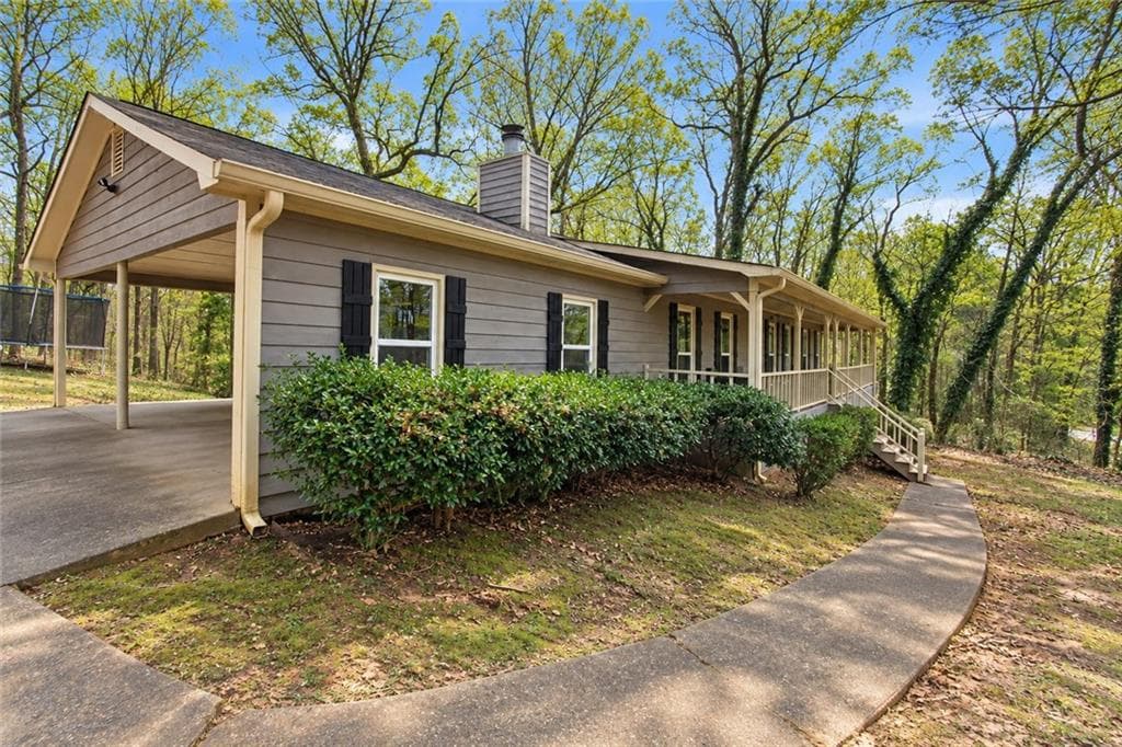 3 bedroom, 2 bathroom, 1,476 sq ft single family residence for sale at 4085 Bent Oak Court, Douglasville, GA 30135 — photo 3