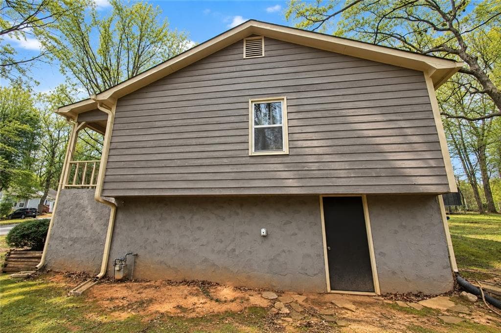 3 bedroom, 2 bathroom, 1,476 sq ft single family residence for sale at 4085 Bent Oak Court, Douglasville, GA 30135 — photo 5