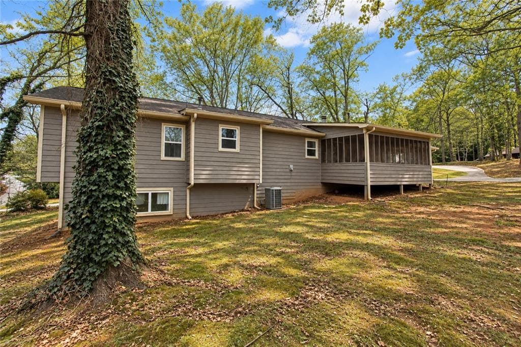 3 bedroom, 2 bathroom, 1,476 sq ft single family residence for sale at 4085 Bent Oak Court, Douglasville, GA 30135 — photo 7
