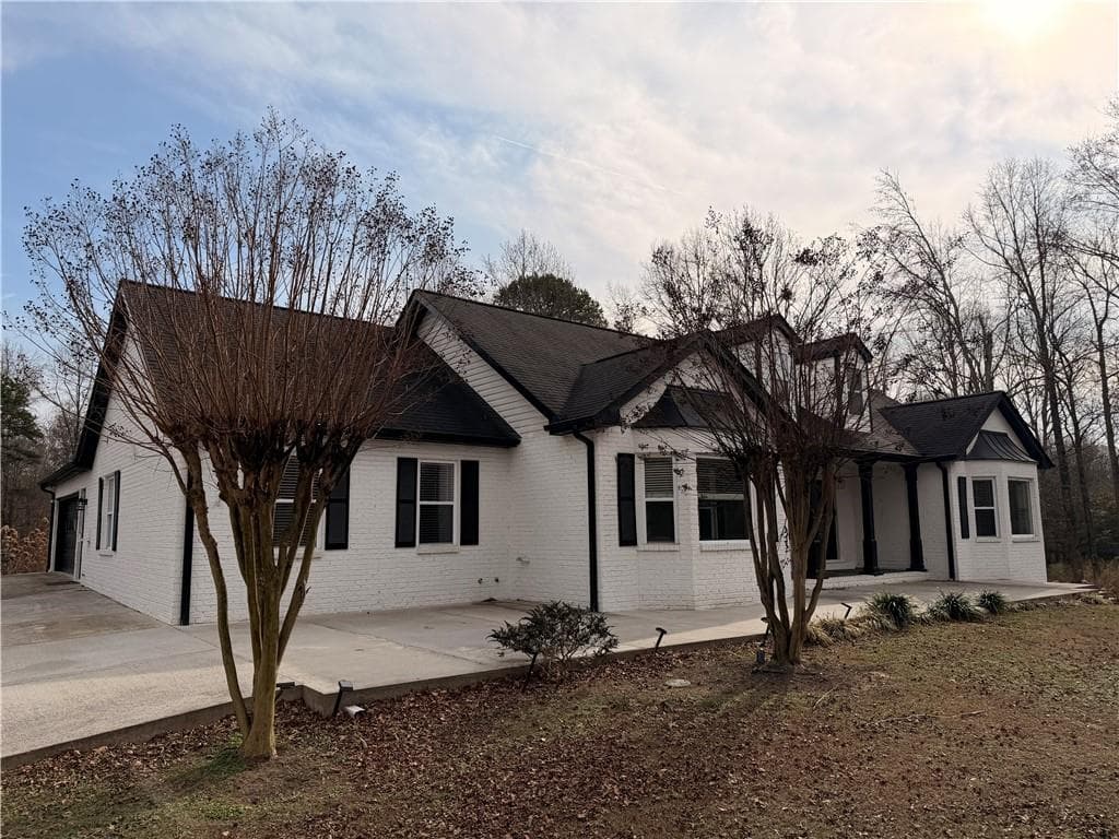 3 bedroom, 3 bathroom, 2,319 sq ft single family residence for sale at 4625 Spout Springs Road, Buford, GA 30519 — photo 2