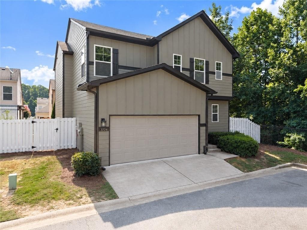 4 bedroom, 3 bathroom, 1,892 sq ft single family residence for sale at 3724 Humber Ct, Cumming, GA 30040 — photo 2