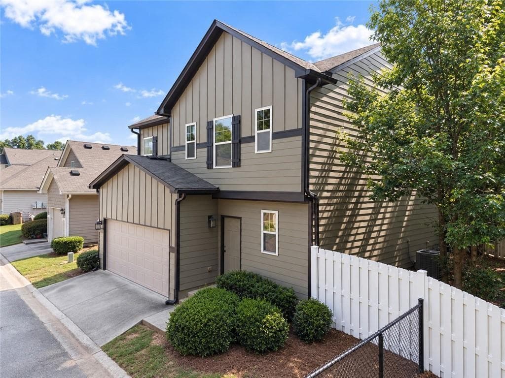 4 bedroom, 3 bathroom, 1,892 sq ft single family residence for sale at 3724 Humber Ct, Cumming, GA 30040 — photo 5