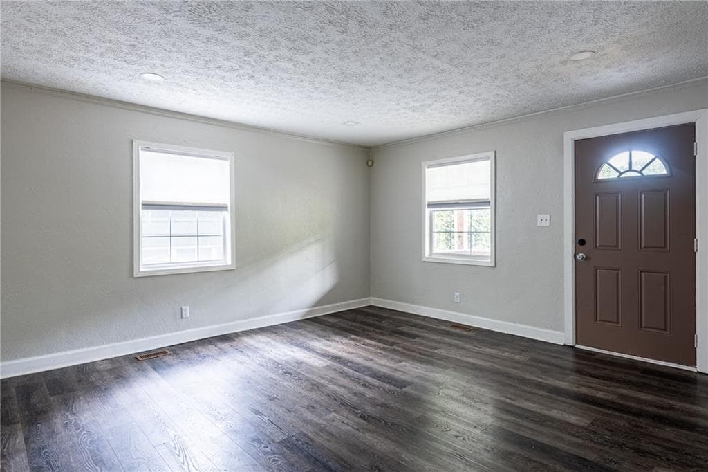 2 bedroom, 1 bathroom, 2,128 sq ft duplex for rent at 1074 Ollie Circle B, Atlanta, GA 30314 for $1,400 a month — photo 2