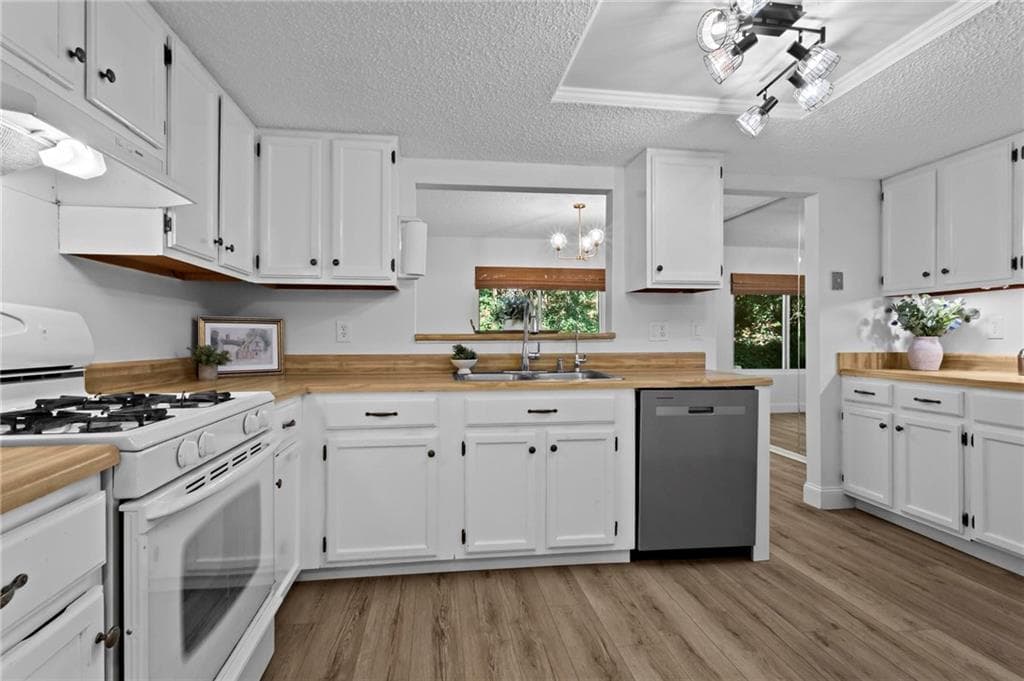 2 bedroom, 2 bathroom, 1,404 sq ft condominium for sale at 37 Muncy Court, Smyrna, GA 30080 — photo 8