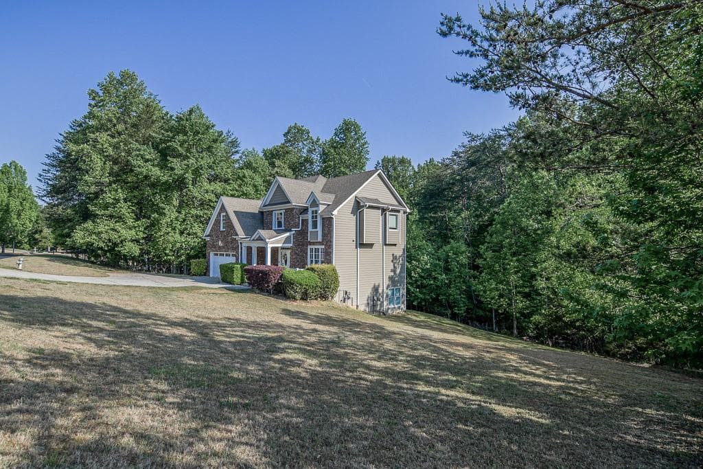 8 bedroom, 8 bathroom, 3,212 sq ft single family residence for sale at 5746 Nix Bridge Road, Gainesville, GA 30506 — photo 3