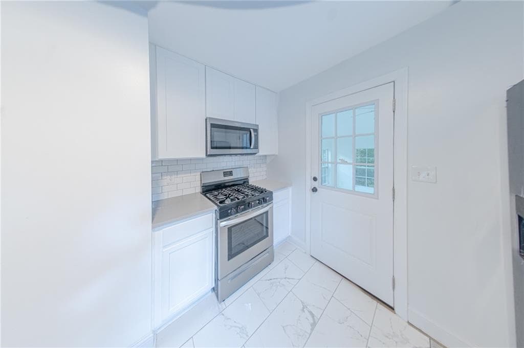 2 bedroom, 1 bathroom, 1,132 sq ft single family residence for rent at 914 Bank Street, Smyrna, GA 30080 for $2,100 a month — photo 4